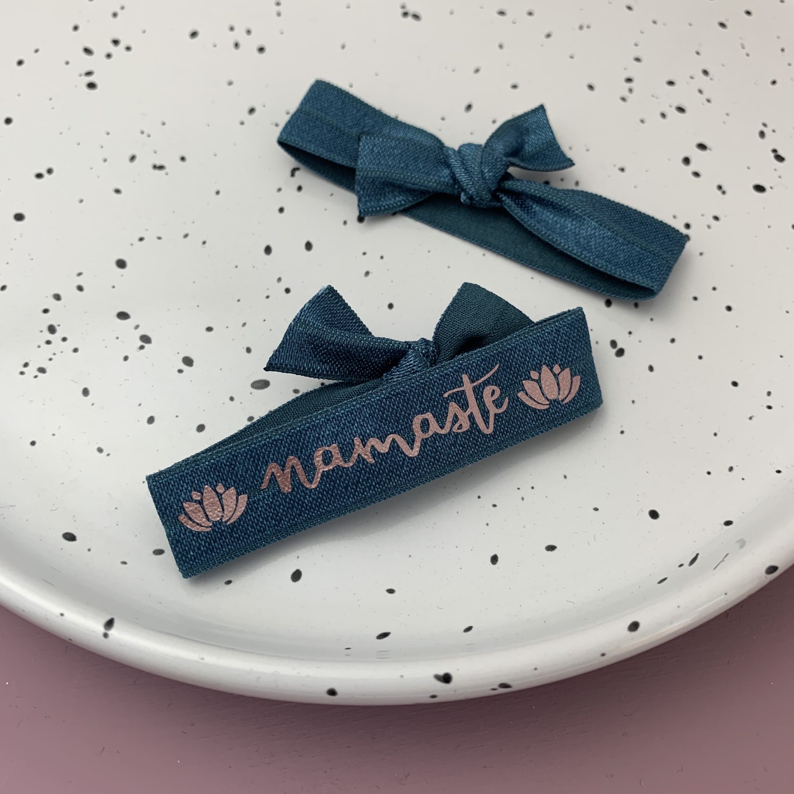 Namaste Armband petrol/ roségold Rückseite