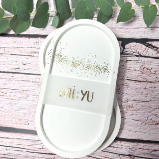 Dekotablett mit goldenem Glitzerkonfetti