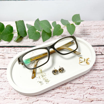 Dekotablett mit Brille