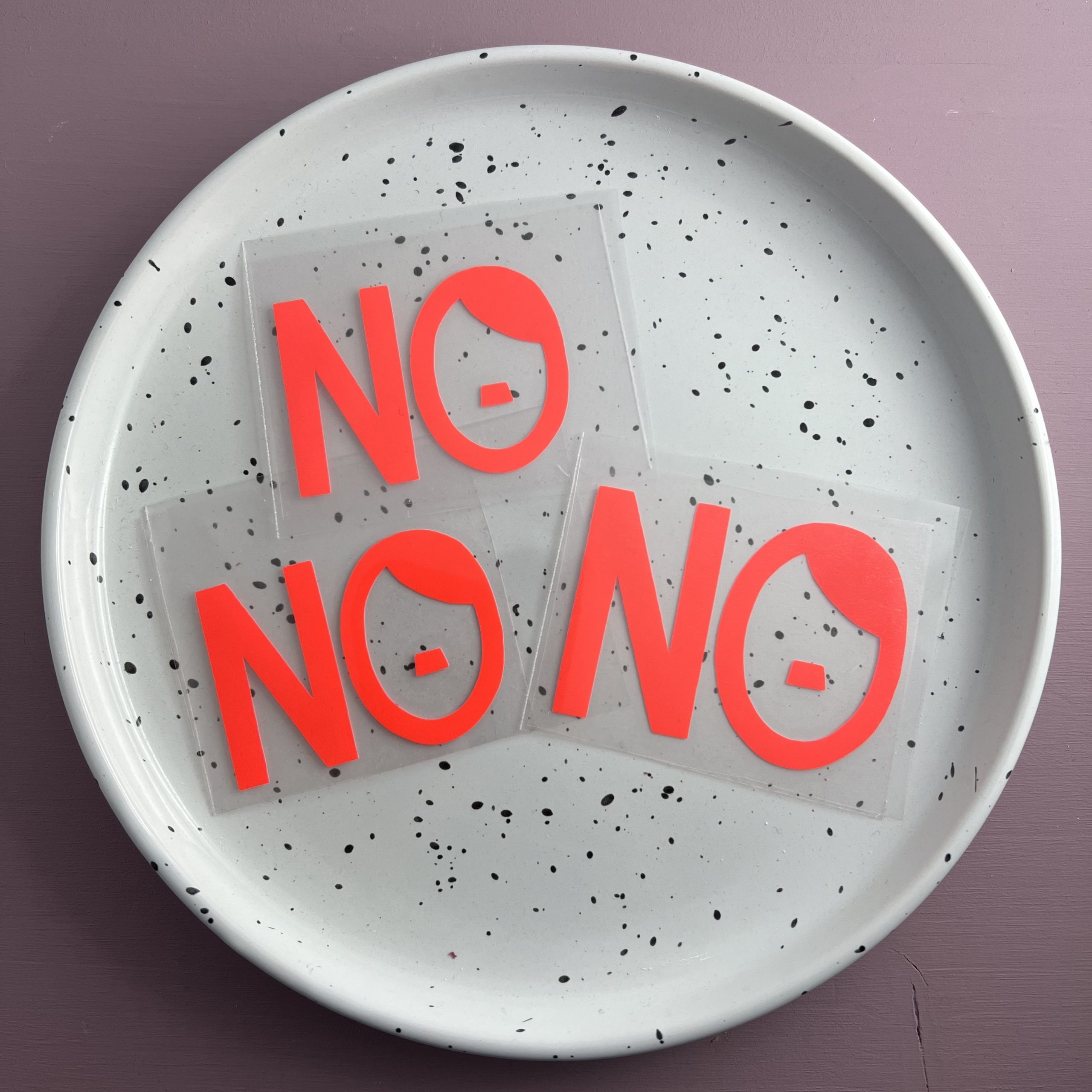 Bügelbild No Nazis Neonkoralle